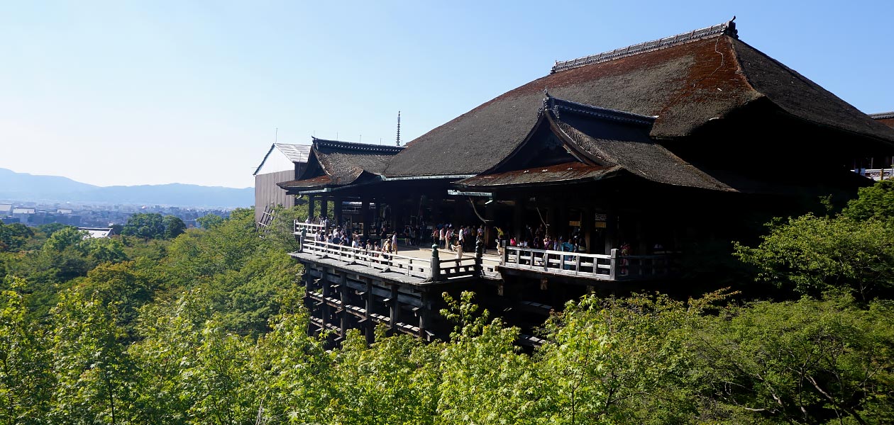 Saka Hotel~on the road to Kiyomizu Temple